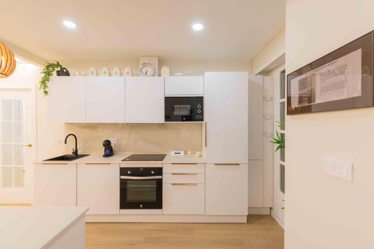 Bilbao Chic Barrena Old Town Appartement Buitenkant foto
